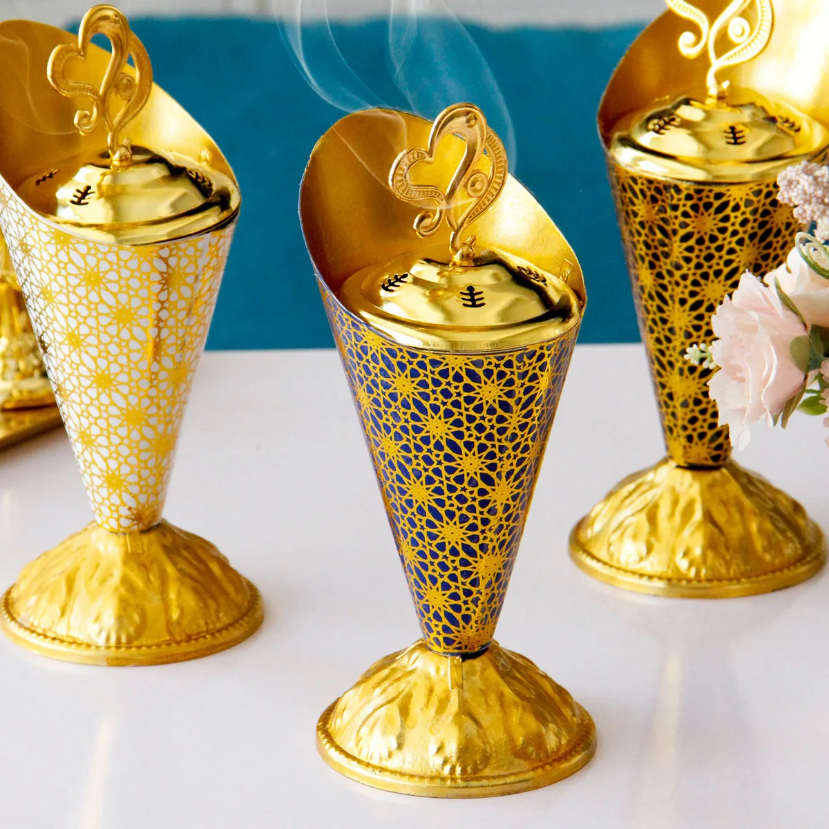 Estilo europeu de ouro padrão de luz de luxo metal queimador de incenso de trabalho a decoração do Oriente Médio Árabe de mão queimador de incenso Imagem 0